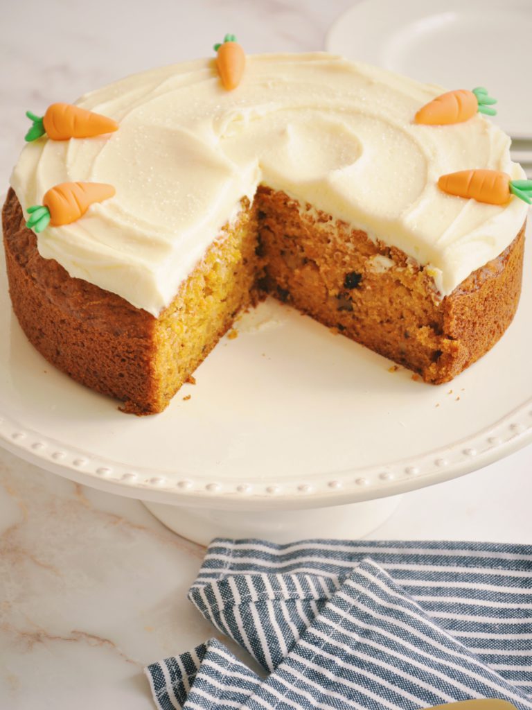 Carrot Cake con Frosting de Queso Crema (Súper Húmeda) | Lucia Paula