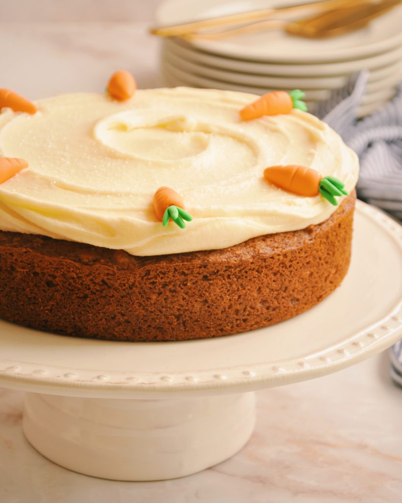 Carrot Cake con Frosting de Queso Crema (Súper Húmeda) | Lucia Paula