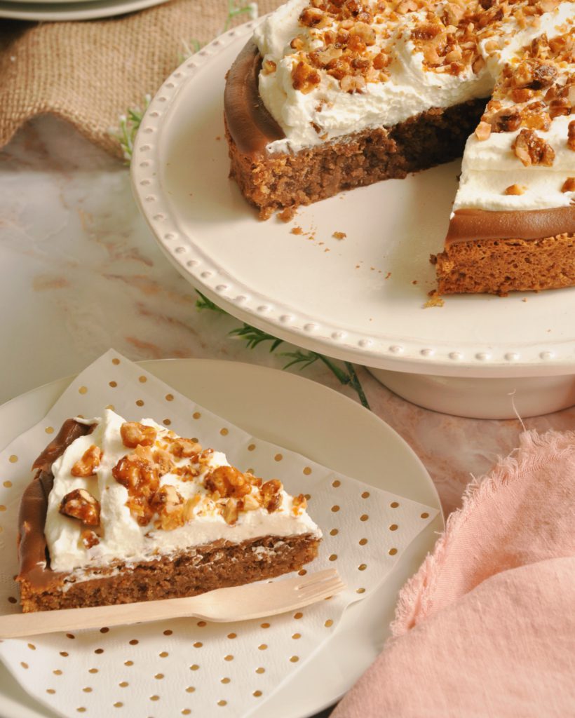 Torta De Nuez Con Dulce De Leche Y Crema Chantilly Lucia Paula