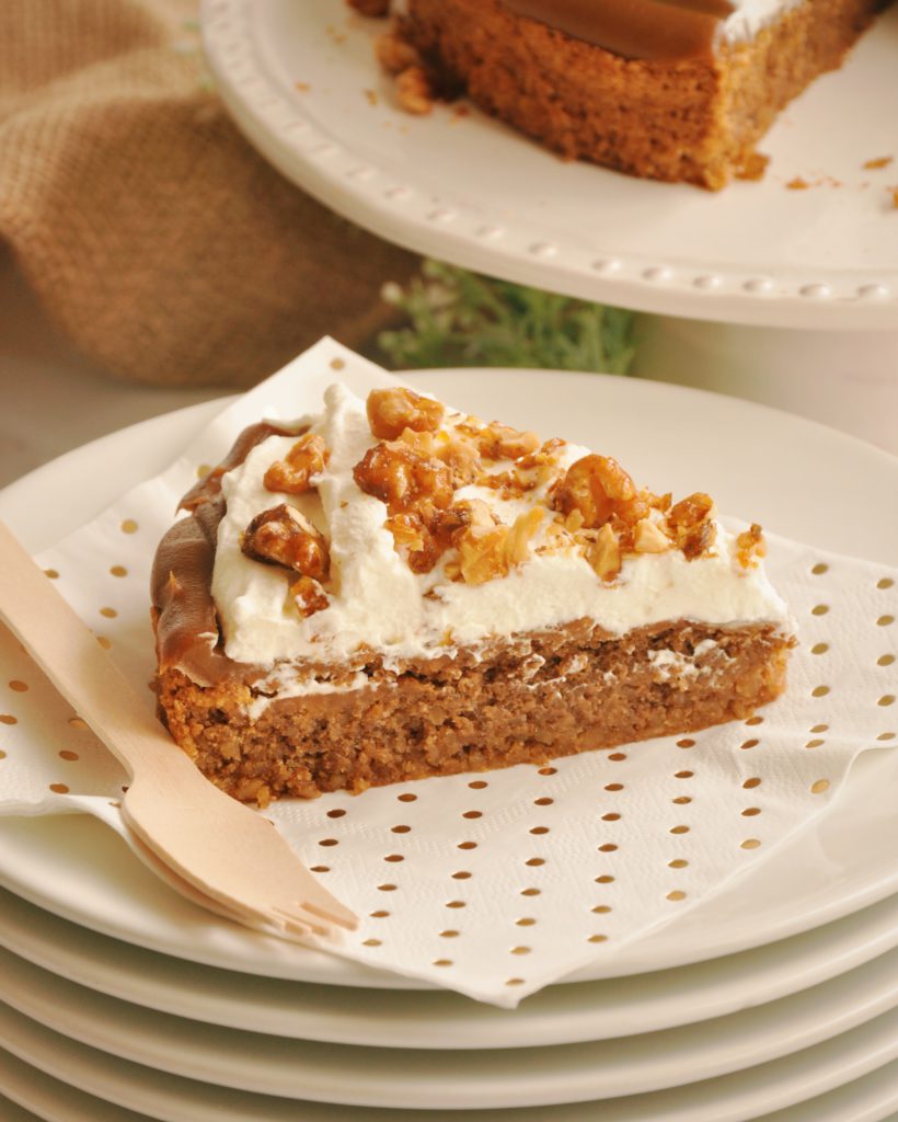 Torta De Nuez Con Dulce De Leche Y Crema Chantilly Lucia Paula