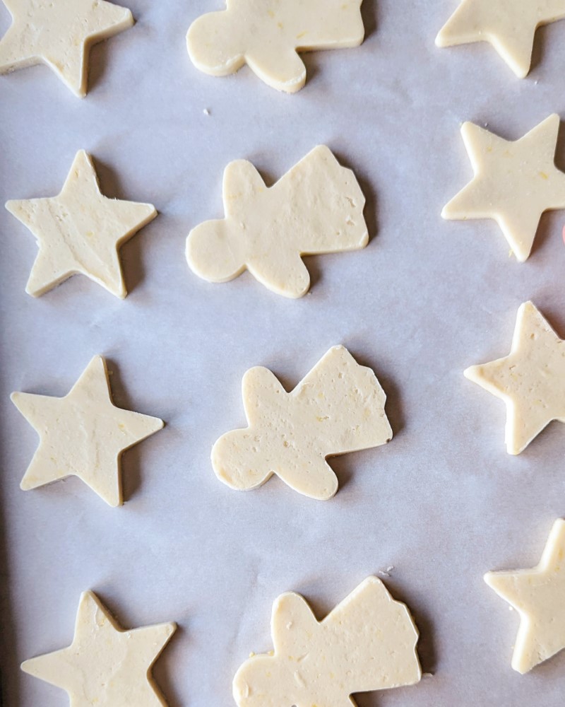 Lemon Shortbread Cookies with Christmas Decorations | Lucia Paula